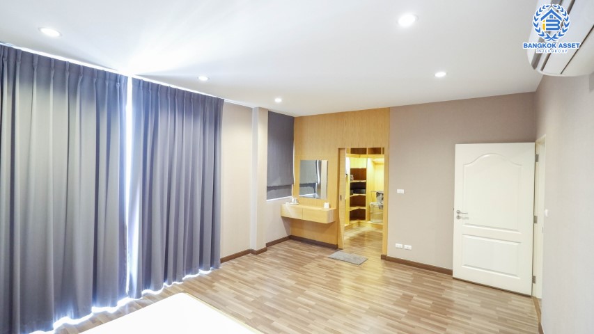 *****บ้านเดี่ยวมือสองย่านนนทบุรี ม.ธารา ราชพฤกษ์-ปิ่นเกล้า เนื้อที่กว้างขวางมากถึง 56.20 ตร.ว. ฟังก์ชัน 3 ห้องนอน 3 ห้องน้ำ ที่จอดรถ 2 คัน สภาพสวย พร้อมเข้าอยู่ บนทำเลแห่งการเดินทาง ใกล้รถไฟฟ้าสายสีแดงอ่อน "สถานีบางซื่อ-ตลิ่งชัน" และทางด่วน "ศรีรัช-วงแหวนรอบนอก"